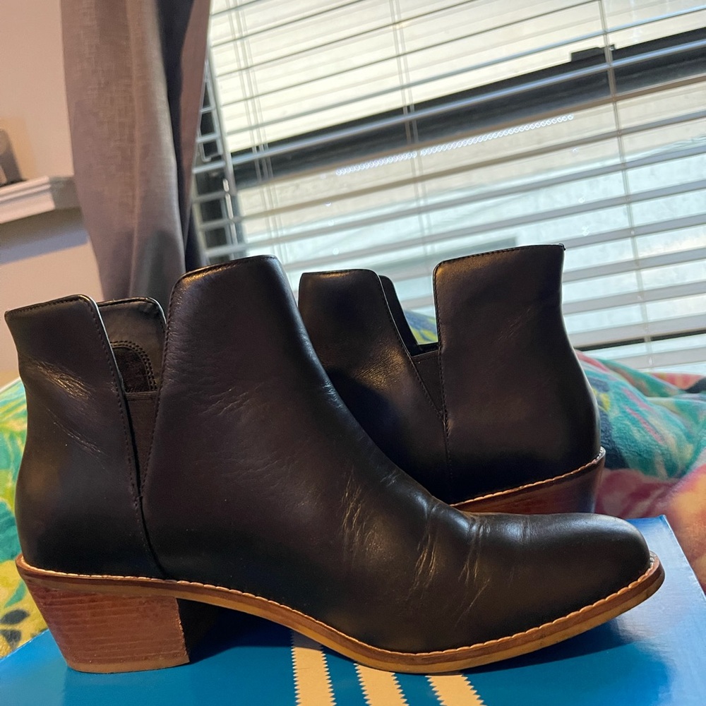 Black Boots